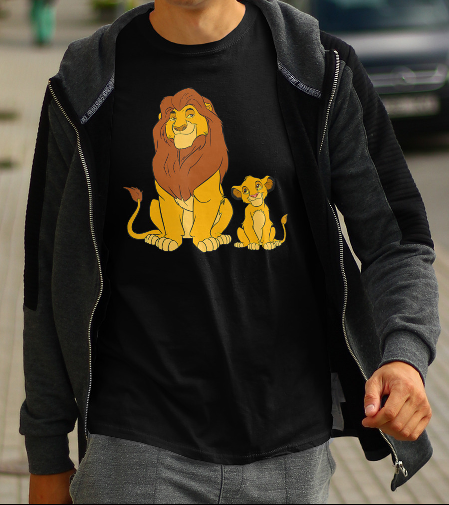 Disney The Lion King Mufasa And Young Simba Sitting Together T-Shirt