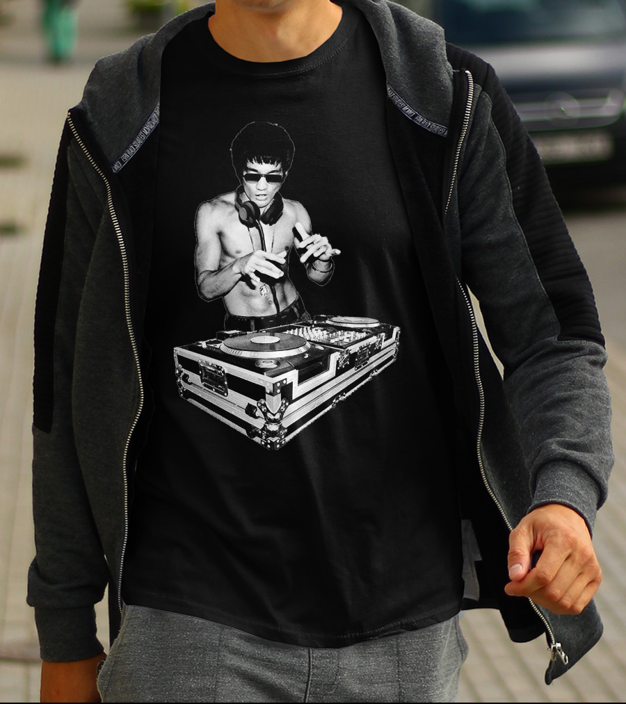 Bruce Lee Mixing Vinyl DJ Decks T-Shirt
