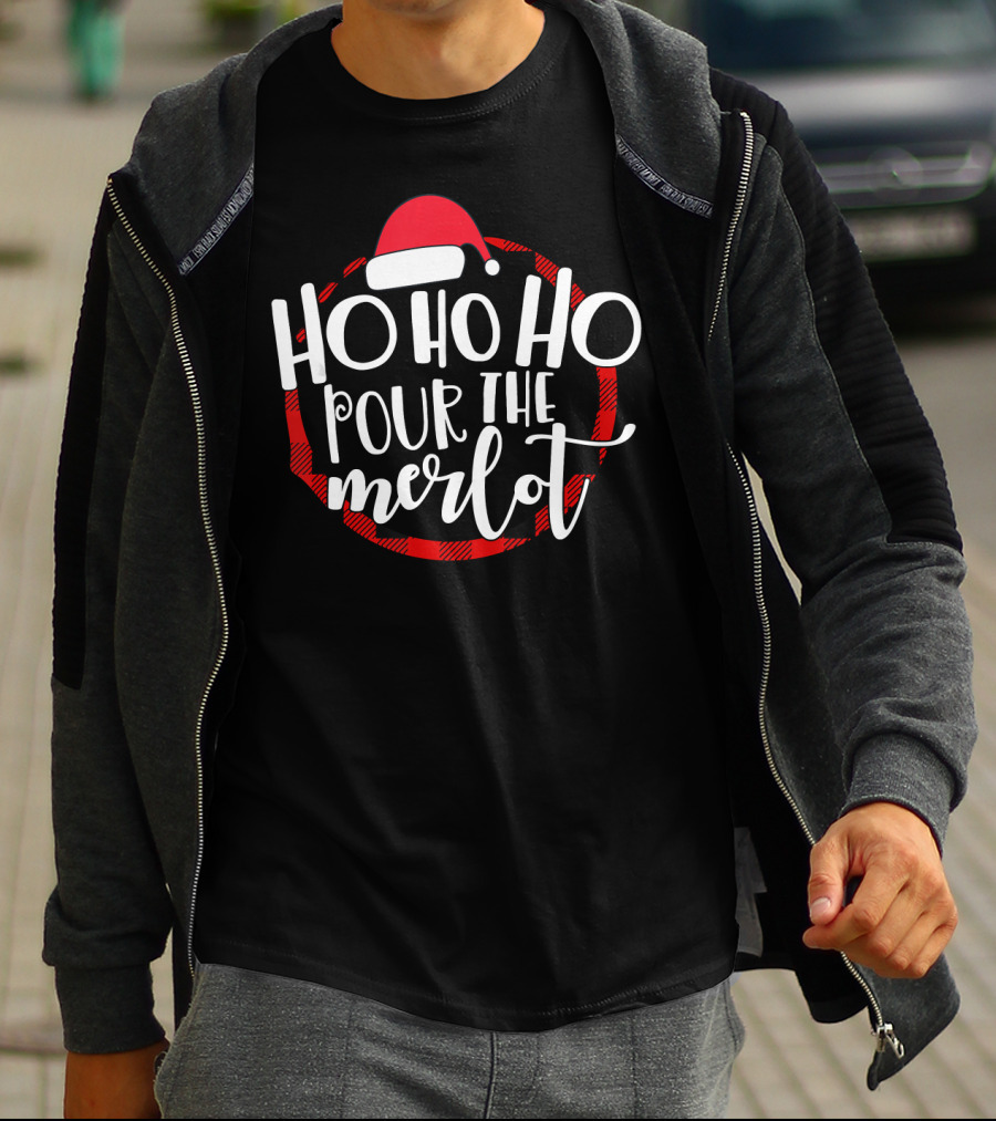 Ho Ho Ho Pour The Merlot Santa Hat Plaid Circle T-Shirt