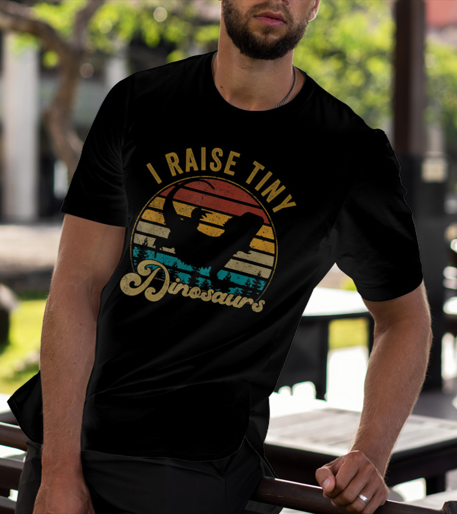 I Raise Tiny Dinosaurs Funny Bearded Dragon Vintage Silhouette Retro Sunset T-Shirt