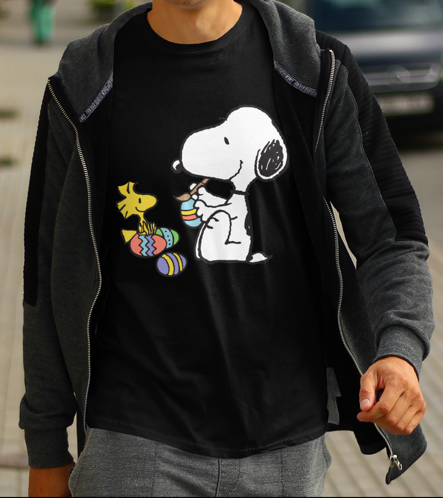 Peanuts Snoopy And Woodstock Painting Easter Eggs T-Shirt