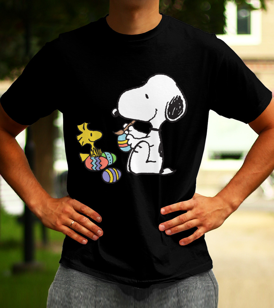 Peanuts Snoopy And Woodstock Painting Easter Eggs T-Shirt
