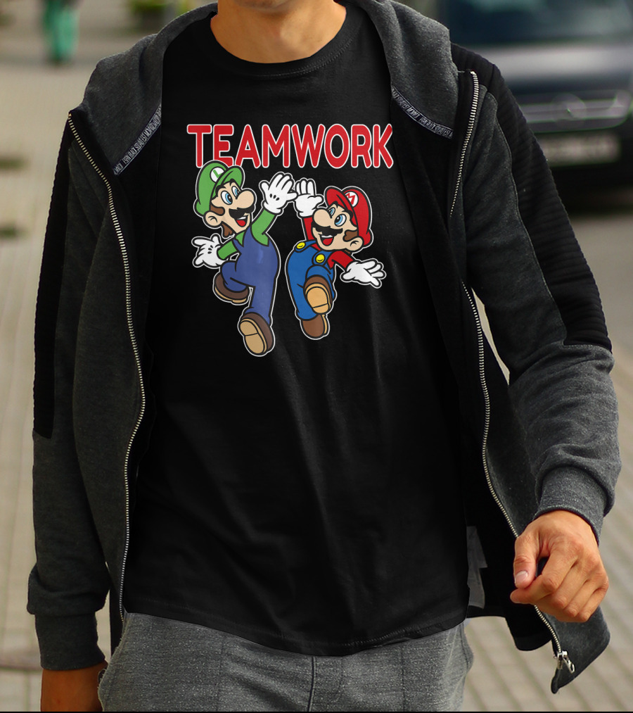 Super Mario Luigi Teamwork High Five T-Shirt