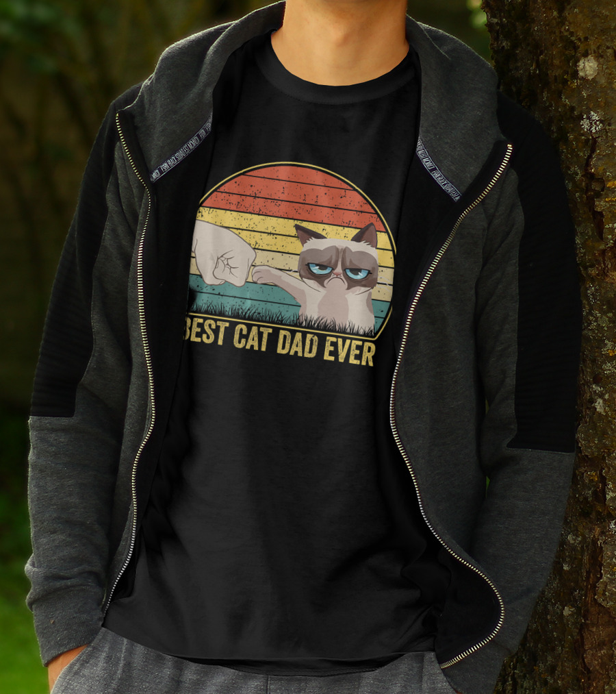 Best Cat Dad Ever Fist Bump Retro Style Cat Daddy T-Shirt