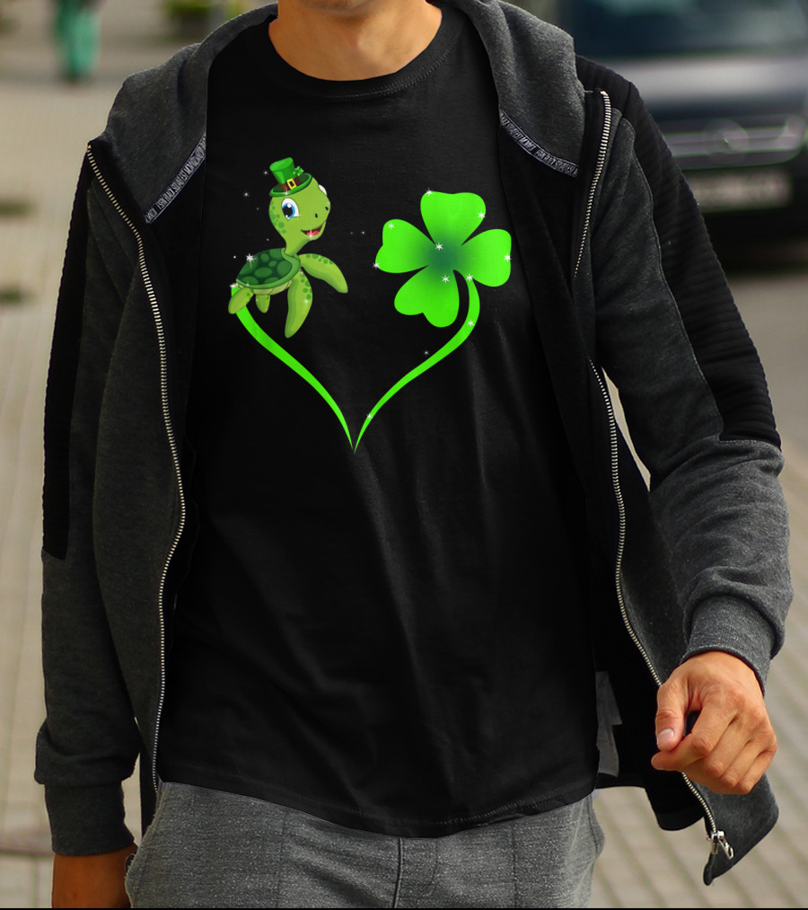 Happy St Patrick's Day Shamrock Turtle With Leprechaun Hat And Green Heart T-Shirt