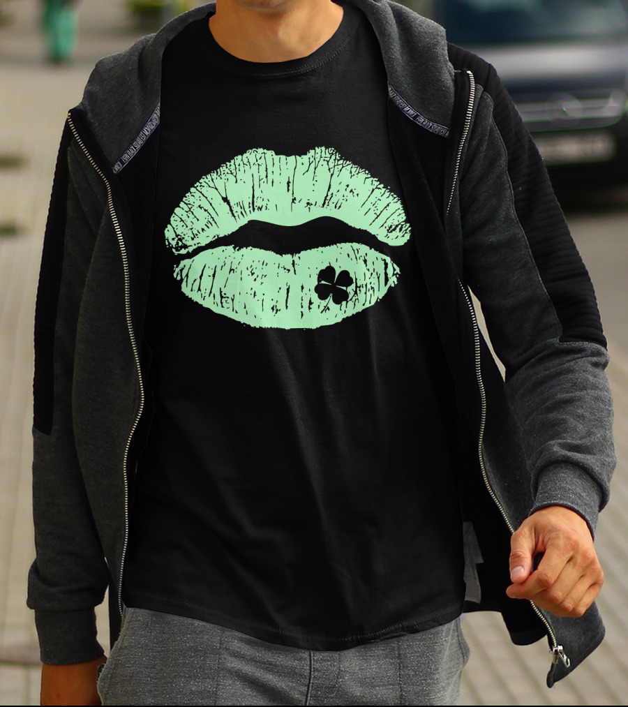 Lips Irish Kiss Clover St Patricks Day Green Shamrock T-Shirt