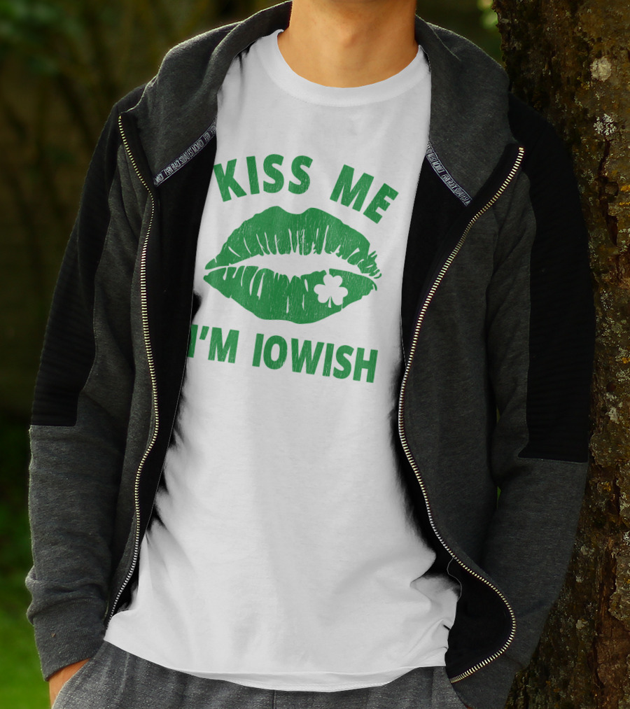 Kiss Me I'm Iowish St Patrick's Day Green Lips With Clover T-Shirt