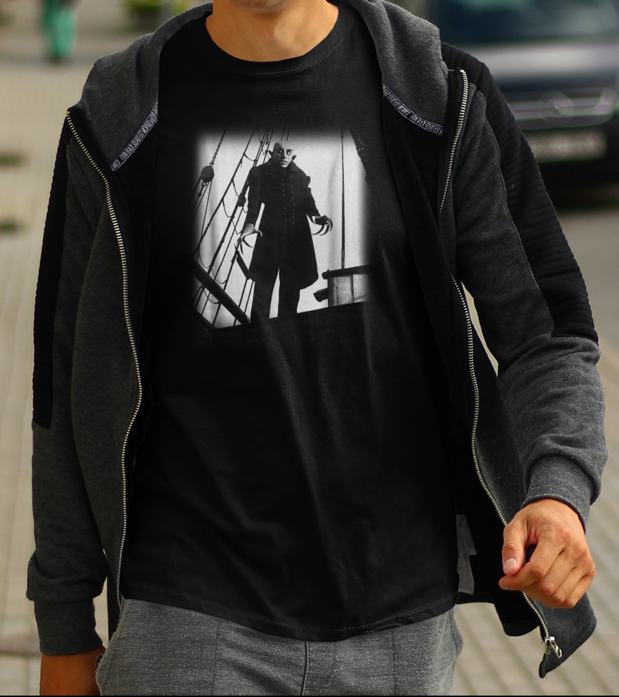 Nosferatu Vampire Classic Horror Dracula On Ship Scene T-Shirt