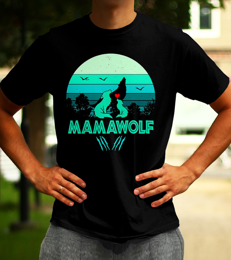 MAMAWOLF Babies Mom Vintage Wolf Heart Moon T-Shirt