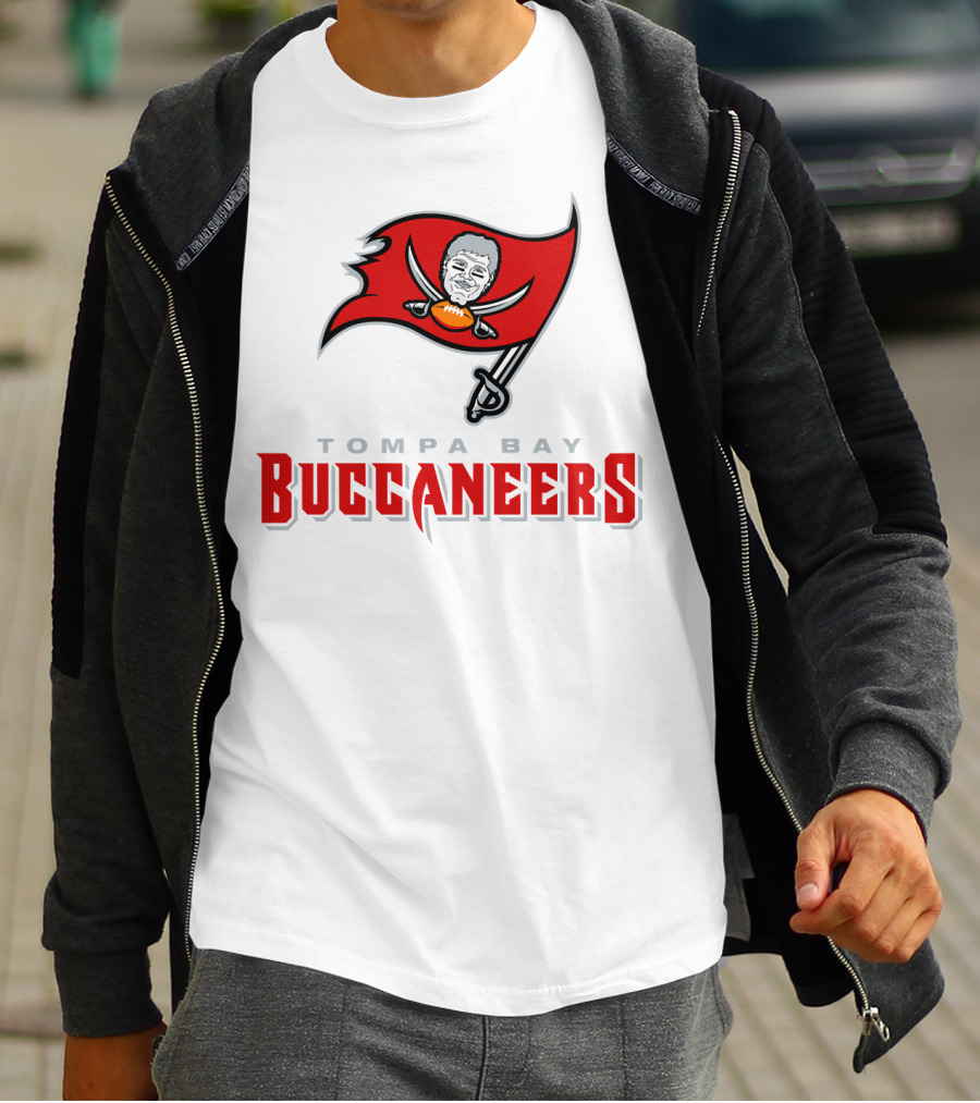 Tompa Bay Buccaneers Brady Flag NFL T-Shirt