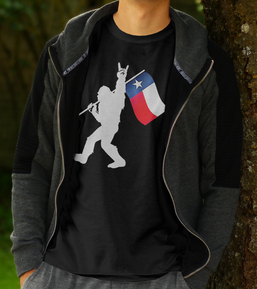 Bigfoot Holding Texas Flag Rock And Roll Salute T-Shirt