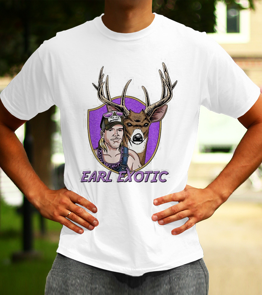 Earl Exotic Deer Hunter With Sunglasses Mule Deer Antlers T-Shirt