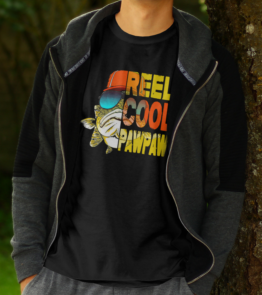 REEL COOL PAWPAW Fathers Day Fishing 143 T-Shirt