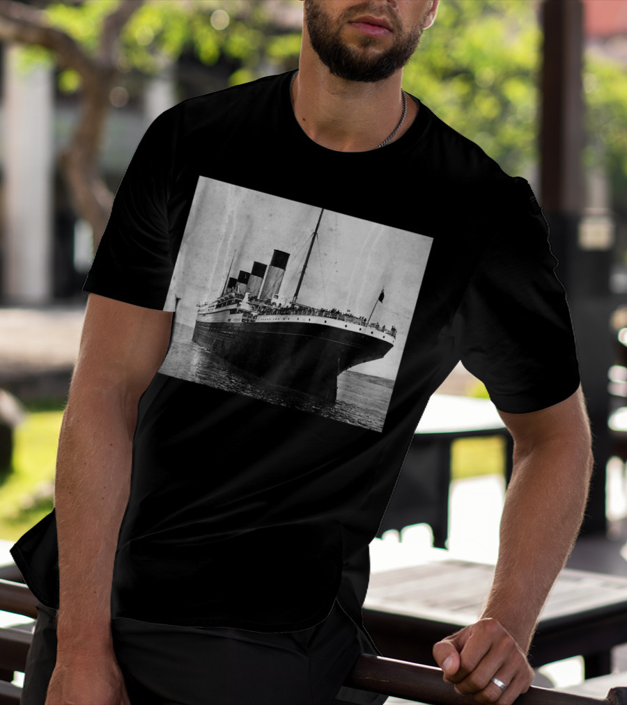 Kids The Titanic Setting Sail Iconic Ocean Liner Image T-Shirt