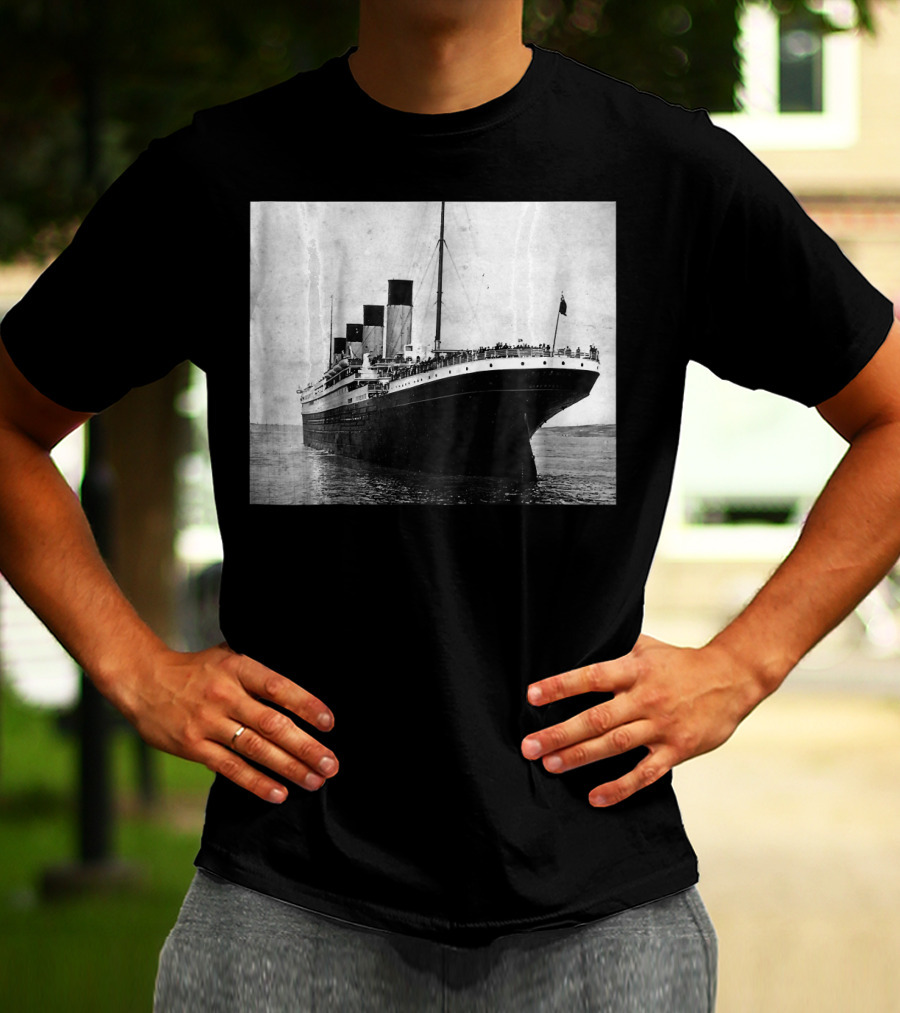 Kids The Titanic Setting Sail Iconic Ocean Liner Image T-Shirt