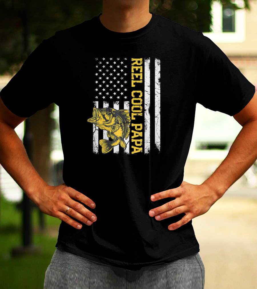 Reel Cool Papa American Flag Father's Day Fishing Mens T-Shirt