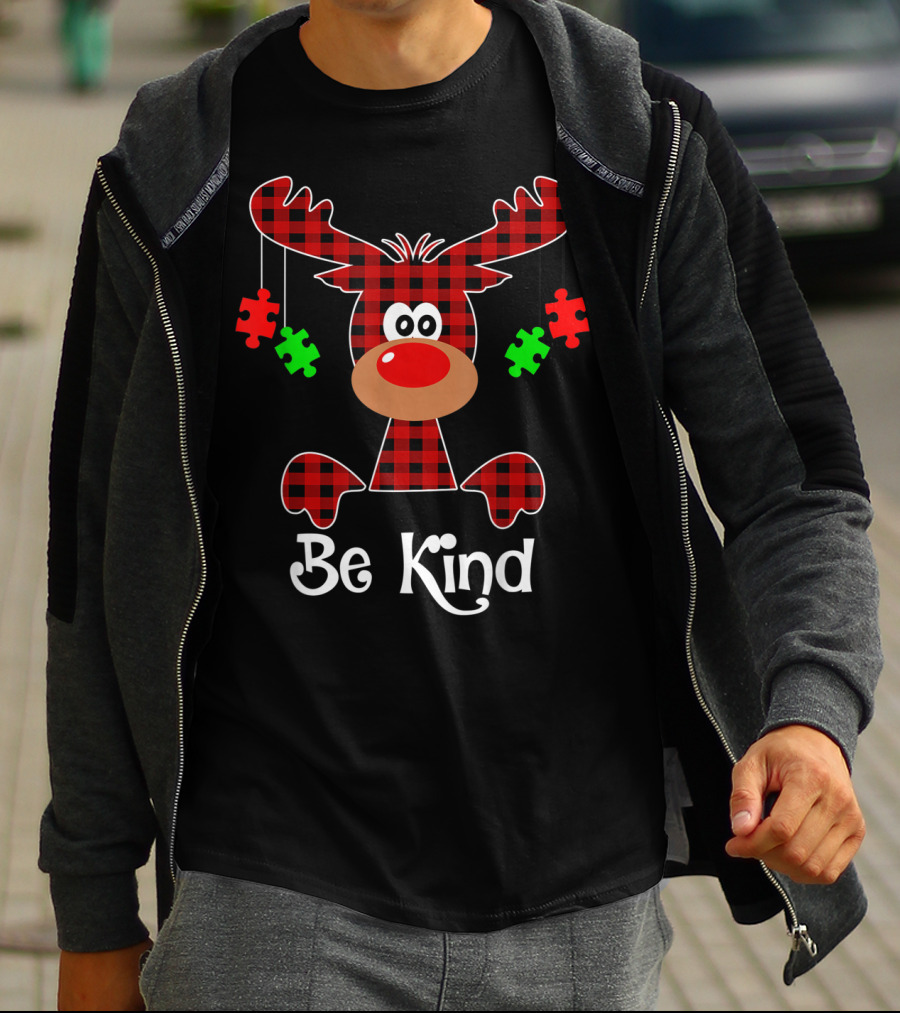 Be Kind Checkered Reindeer With Puzzle Pieces Autism Awareness Christmas T-Shirt