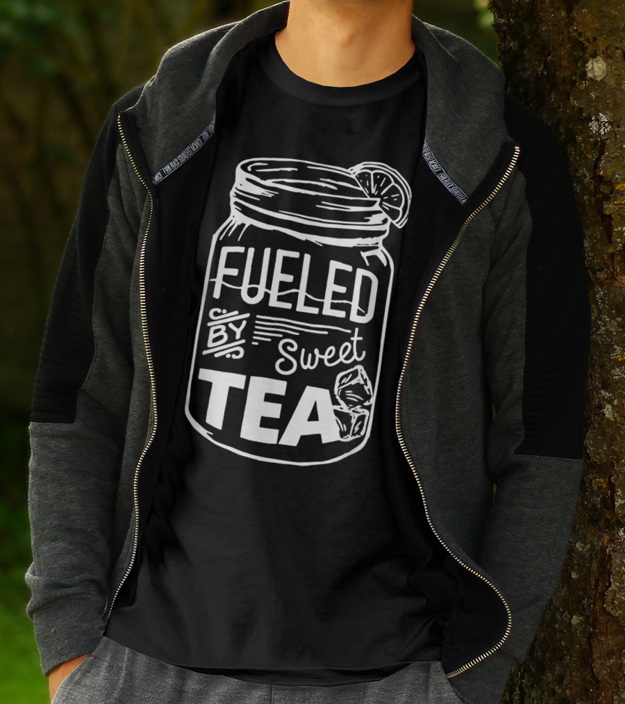 Fueled By Sweet Tea In Classic Mason Jar Design With Ice And Lemon Slice For Sweet Tea Lover T-Shirt