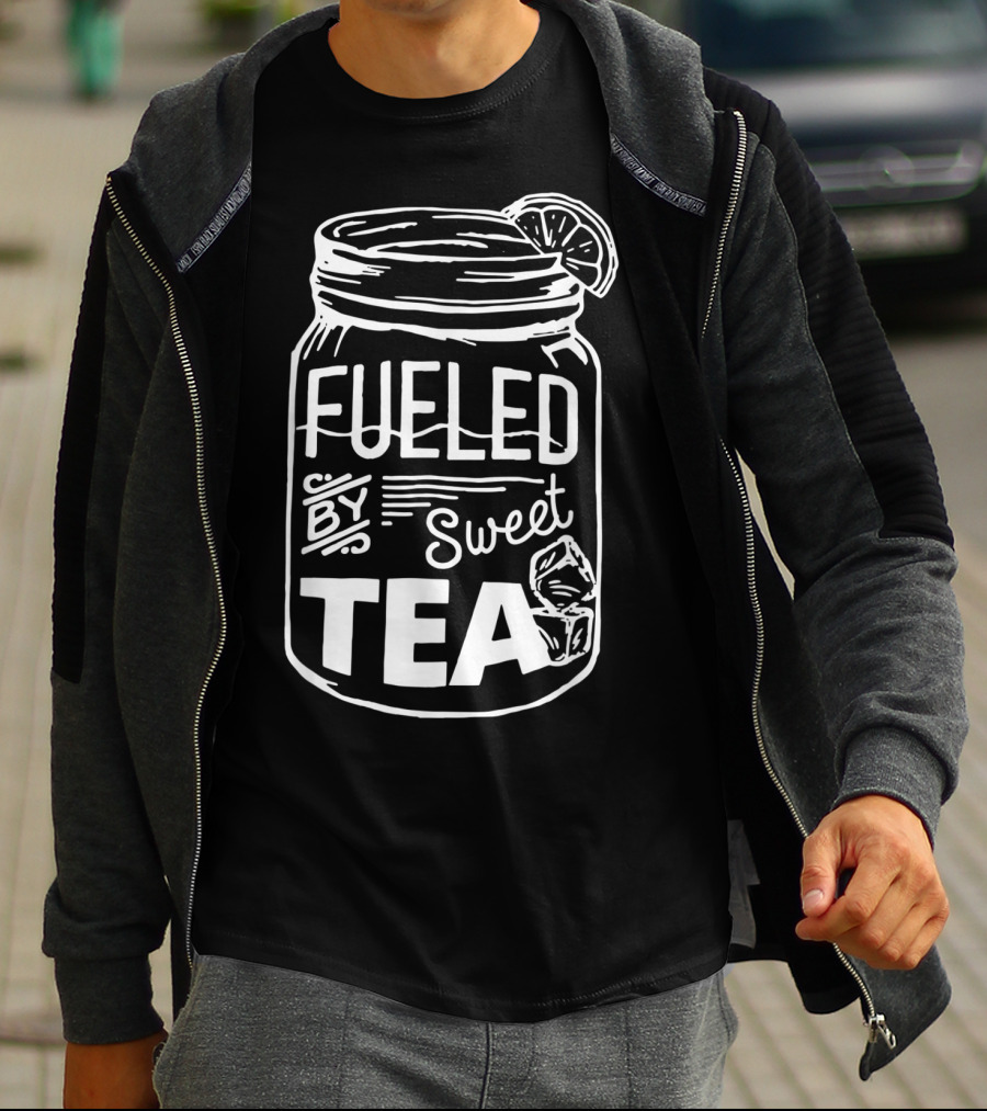 Fueled By Sweet Tea In Classic Mason Jar Design With Ice And Lemon Slice For Sweet Tea Lover T-Shirt