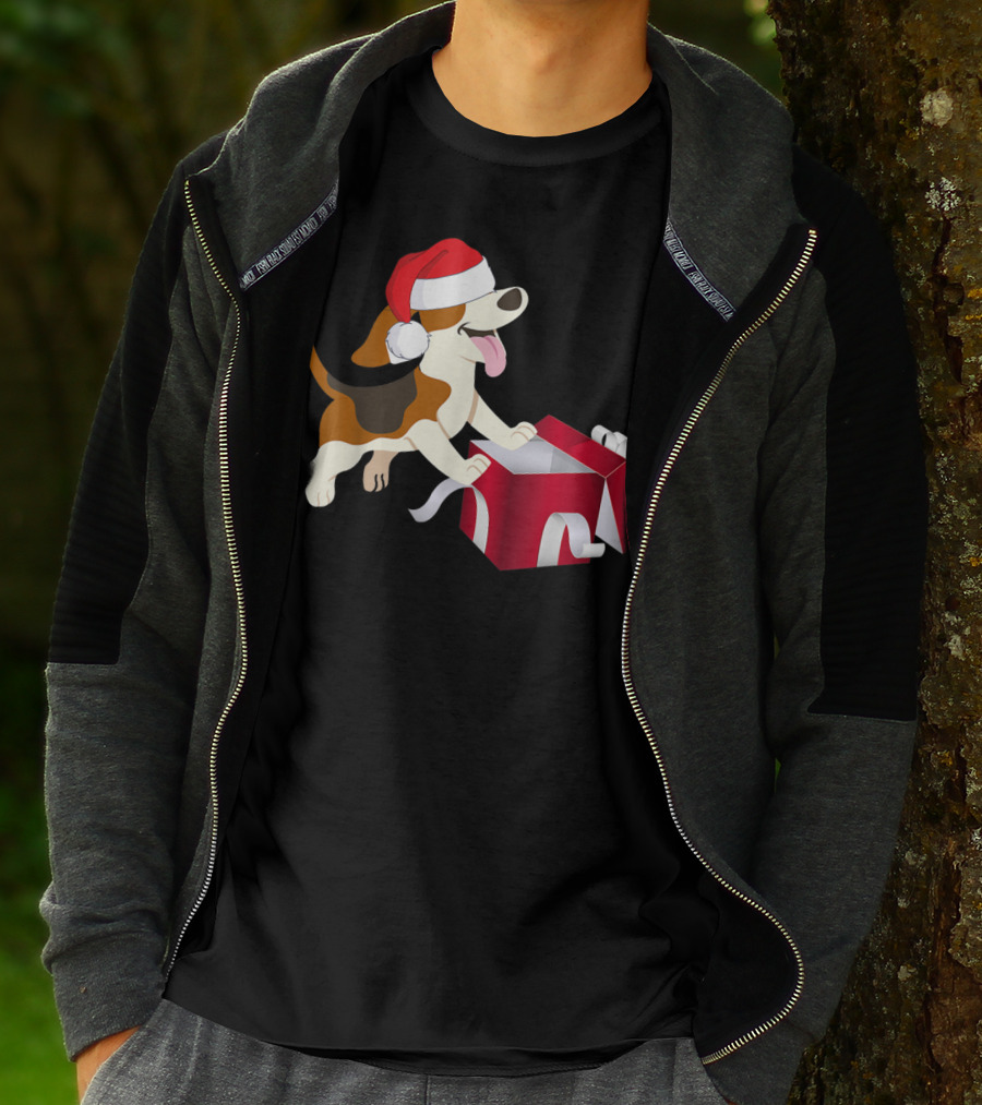 Beagle Dog Christmas Funny Santa Hat With Gift Box T-Shirt