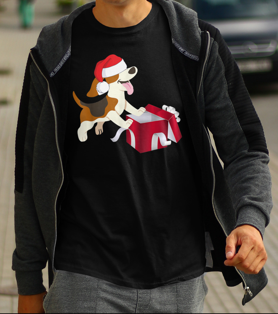 Beagle Dog Christmas Funny Santa Hat With Gift Box T-Shirt