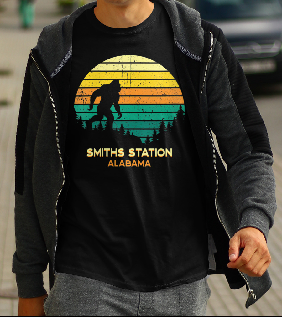 Smiths Station Alabama Retro Bigfoot Silhouette Vintage Sunset Forest T-Shirt