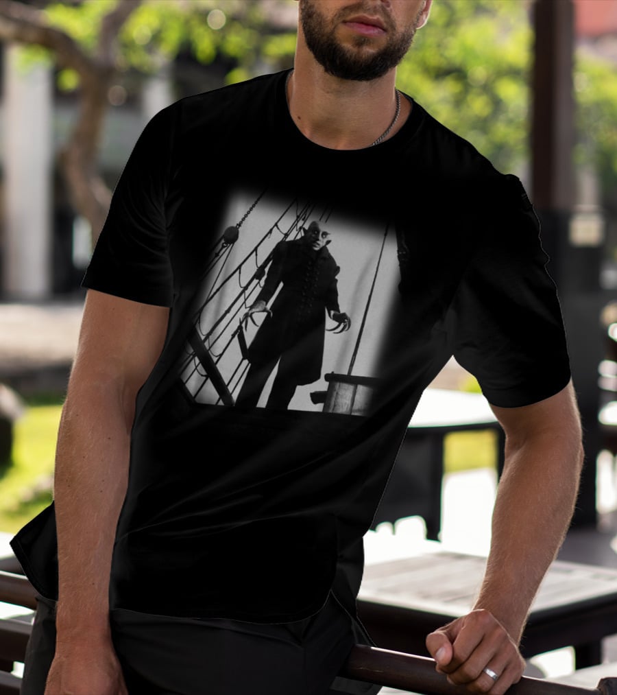 Nosferatu Vampire Classic Horror Black Dracula Iconic Ship Scene T-Shirt