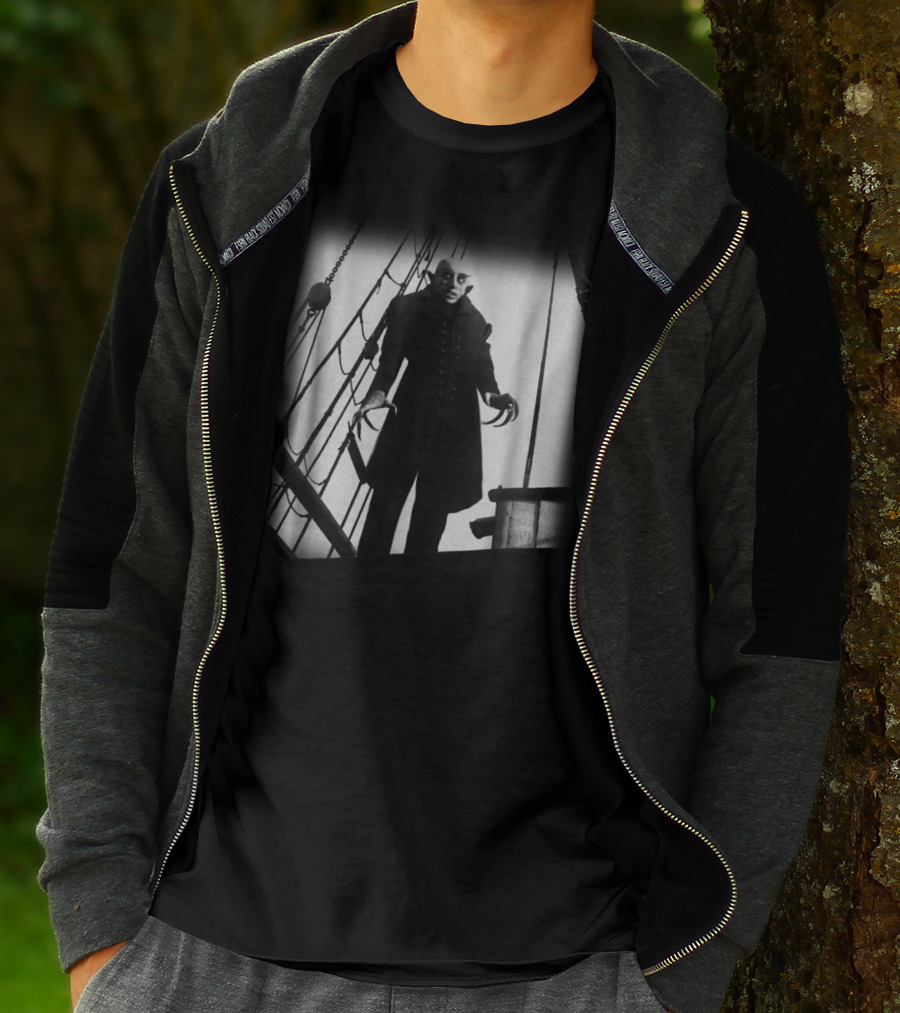 Nosferatu Vampire Classic Horror Black Dracula Iconic Ship Scene T-Shirt