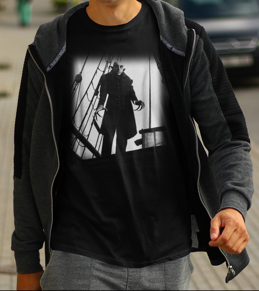 Nosferatu Vampire Classic Horror Black Dracula Iconic Ship Scene T-Shirt