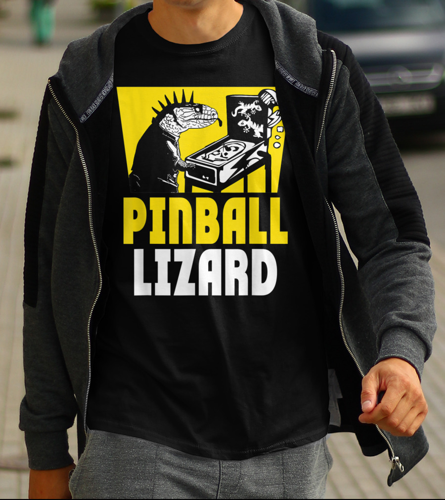 Pinball Lizard Arcade Punk Iguana Playing Pinball Machine T-Shirt