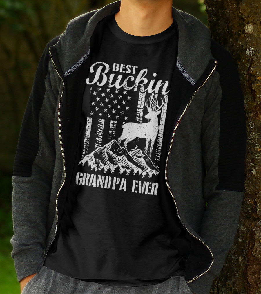 Best Buckin' Grandpa Ever Deer Hunting Father Mountains American Flag T-Shirt