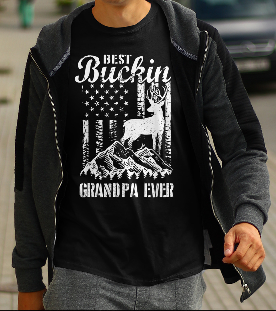 Best Buckin' Grandpa Ever Deer Hunting Father Mountains American Flag T-Shirt