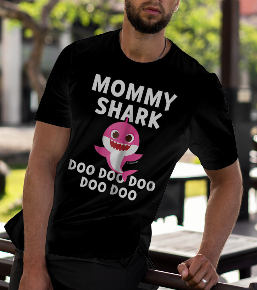 Pinkfong Mommy Shark Doo Doo Doo Doo T-Shirt