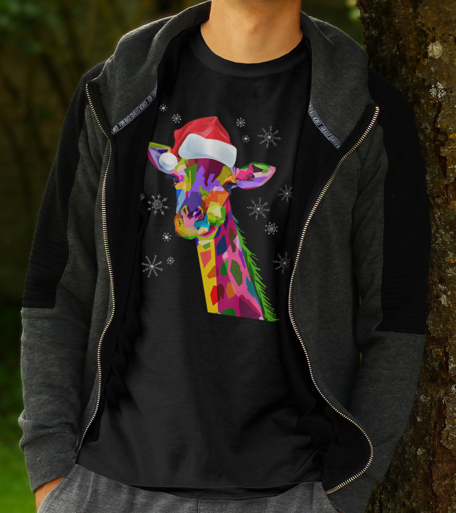 Giraffe Christmas Santa Hat Colorful Snowflakes T-Shirt