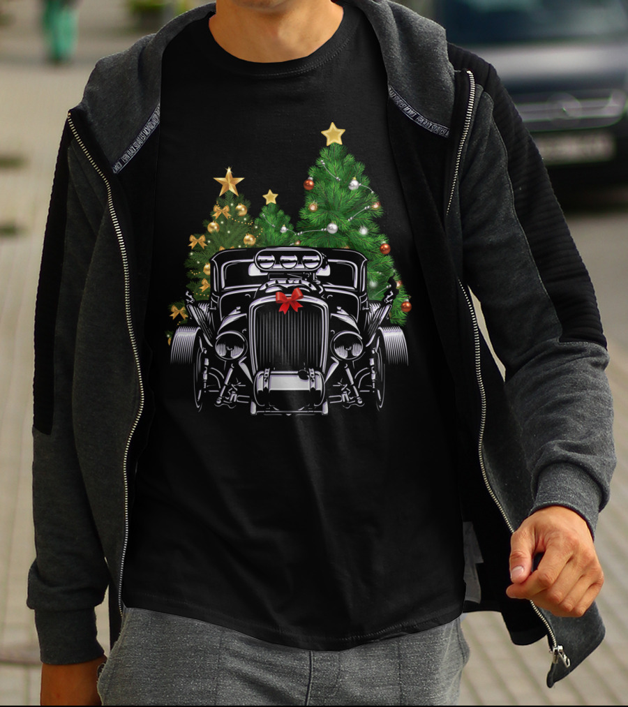 Hot Rod Christmas Classic American Car With Festive Trees T-Shirt