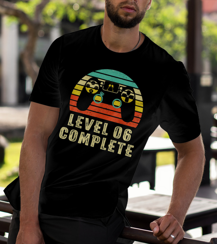 Level 06 Complete Vintage Gamer Controller Celebrate 6th Wed T-Shirt