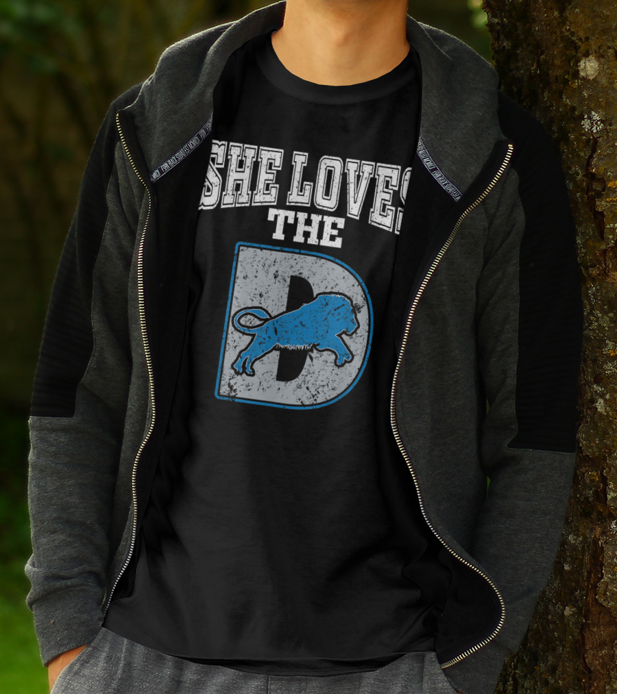 She Loves The D Detroit Michigan Lion Logou T-Shirt