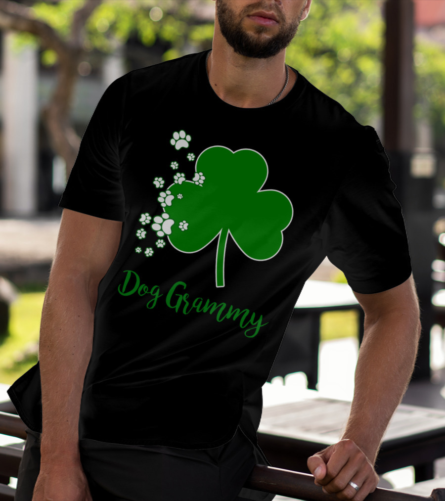 Dog Grammy Irish Shamrock With Paw Prints Best Grandmother's T-Shirt