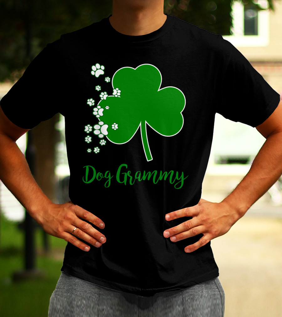Dog Grammy Irish Shamrock With Paw Prints Best Grandmother's T-Shirt