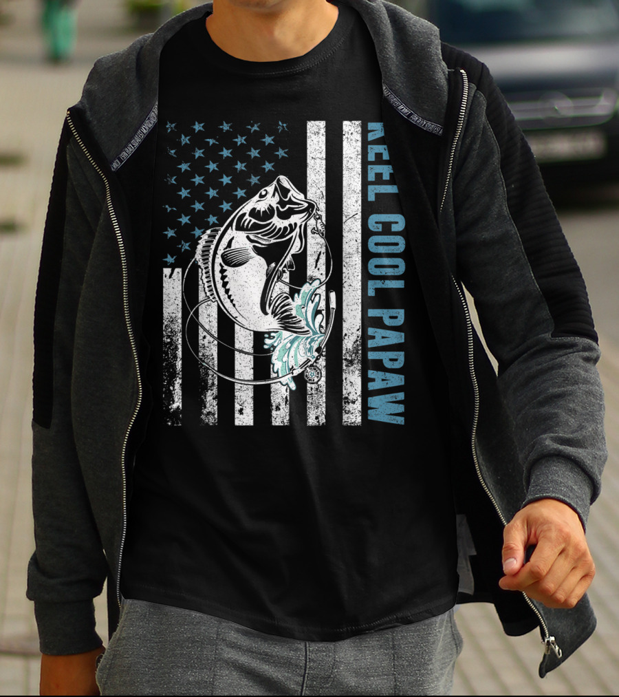 Reel Cool Papaw American Fishing Lovers Patriotic Vintage Bass T-Shirt