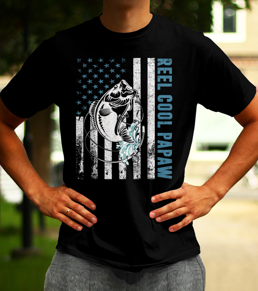 Reel Cool Papaw American Fishing Lovers Patriotic Vintage Bass T-Shirt