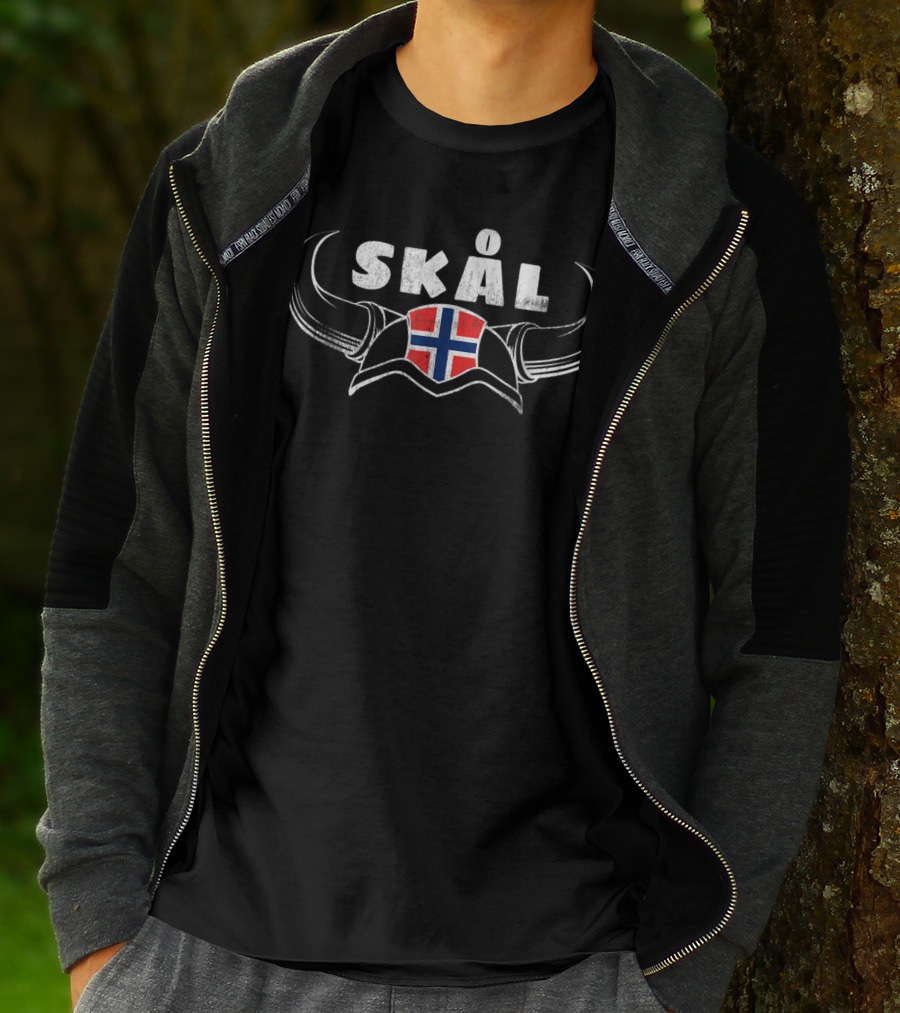 SKÅL Norwegian Viking Helmet With Flag T-Shirt