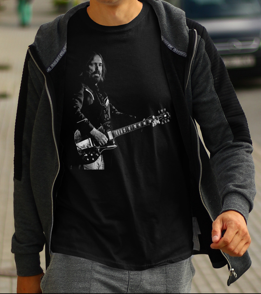 Retro Tom Petty Legends Never Die Love Guitarist T-Shirt