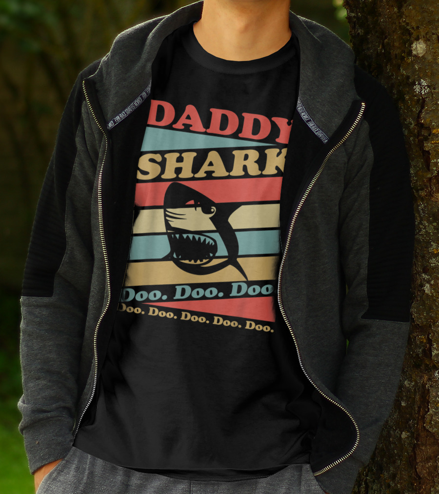 DADDY SHARK Doo Doo Doo Doo Doo Doo Retro Vintage Stripes T-Shirt