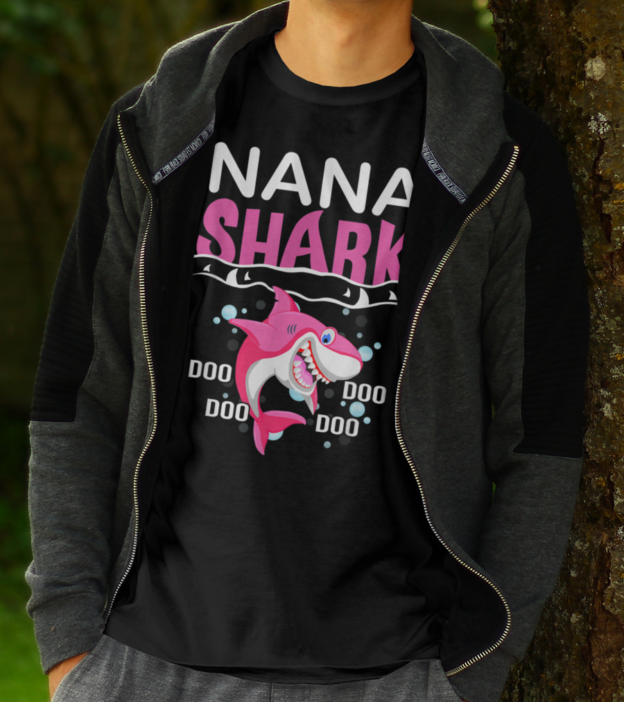 Nana Shark Doo Doo Doo Mothers Pink Shark With Bubbles T-Shirt