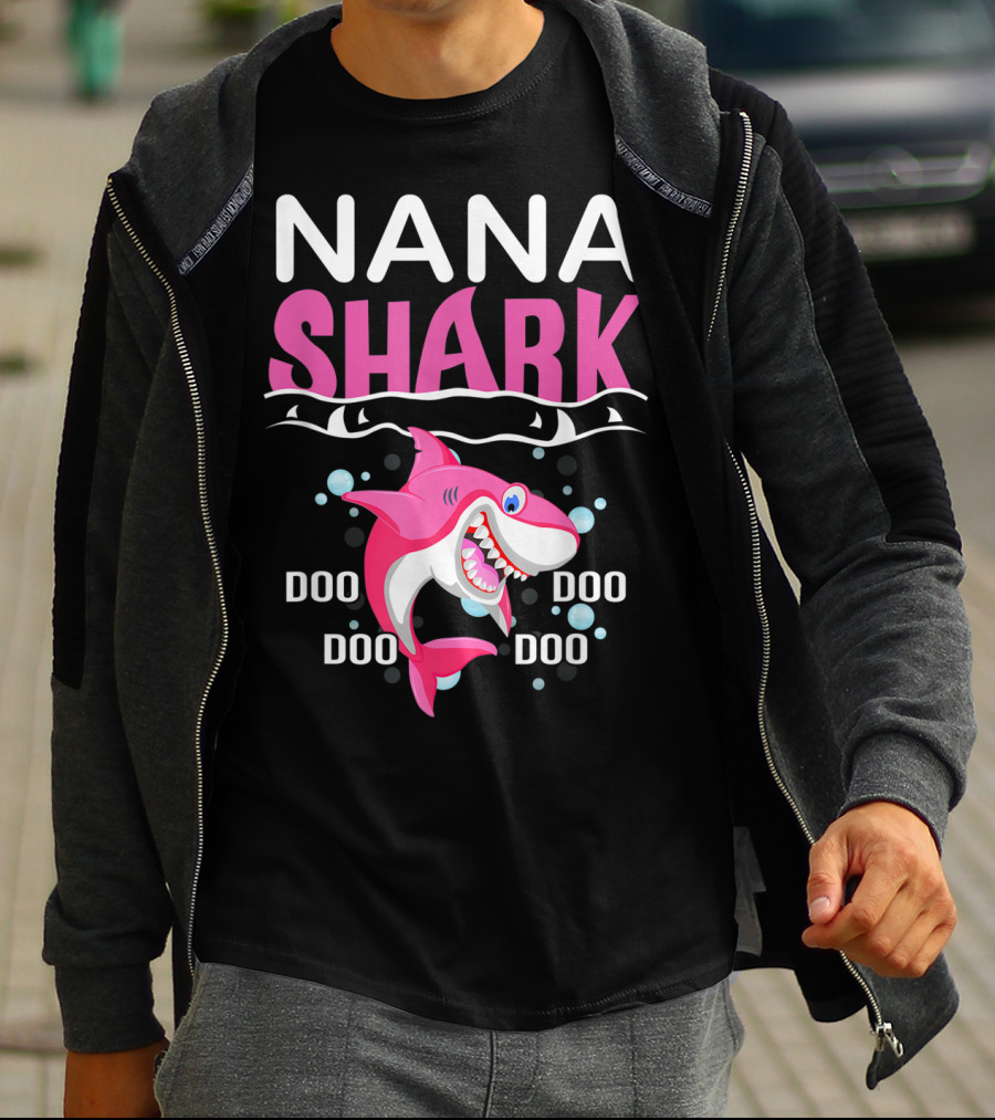 Nana Shark Doo Doo Doo Mothers Pink Shark With Bubbles T-Shirt