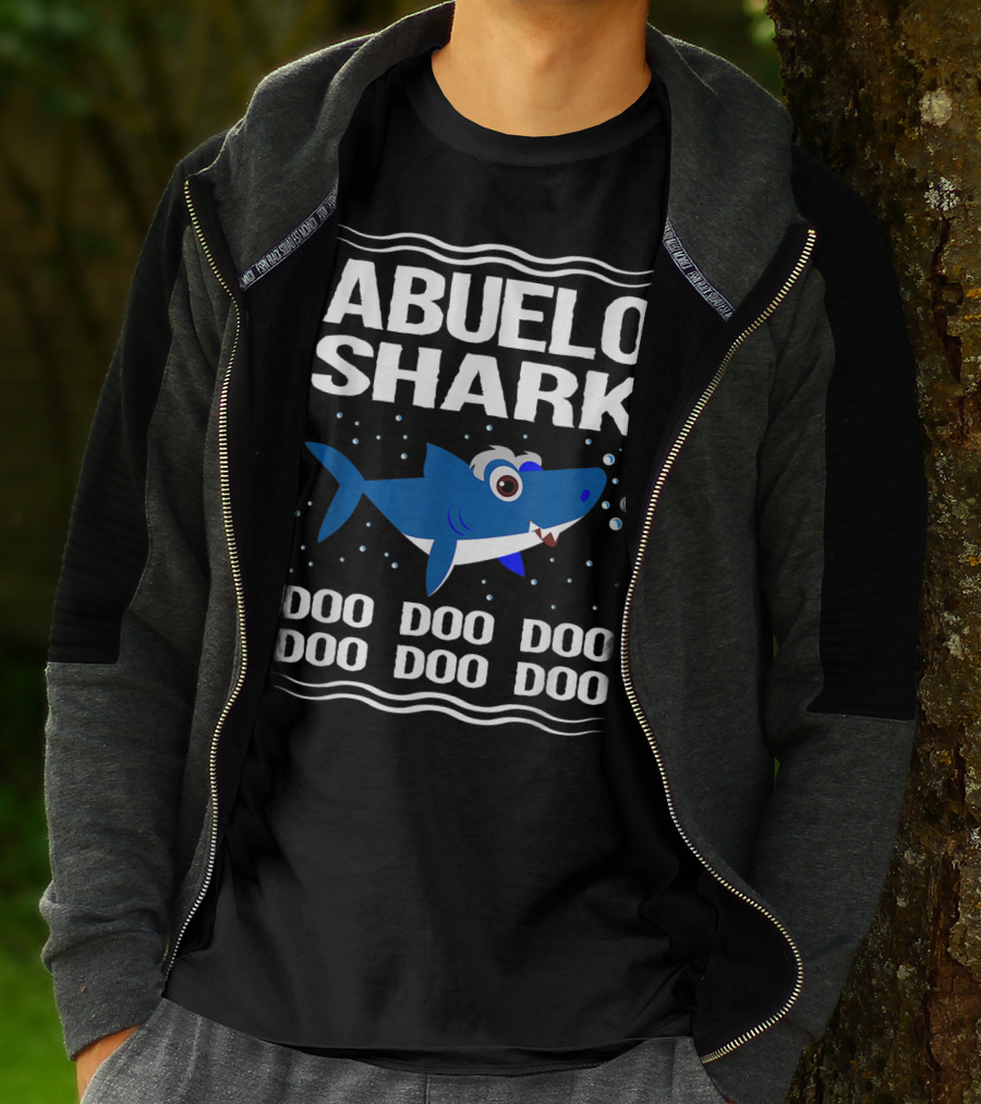 Abuelo Shark Doo Doo Doo Song Meme Grandpa Shark With Bubbles T-Shirt