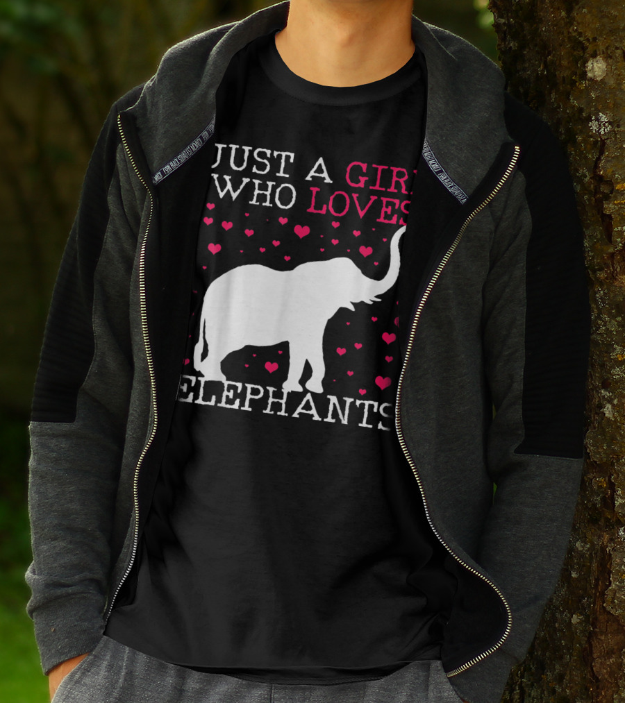 Just A Girl Who Loves Elephants With Heart Graphics T-Shirt