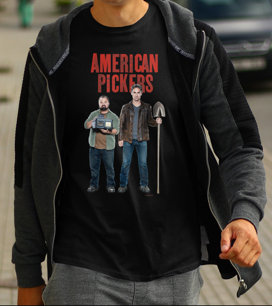 American Pickers Mike Frank Holding Vintage Television And Shovel T-Shirt