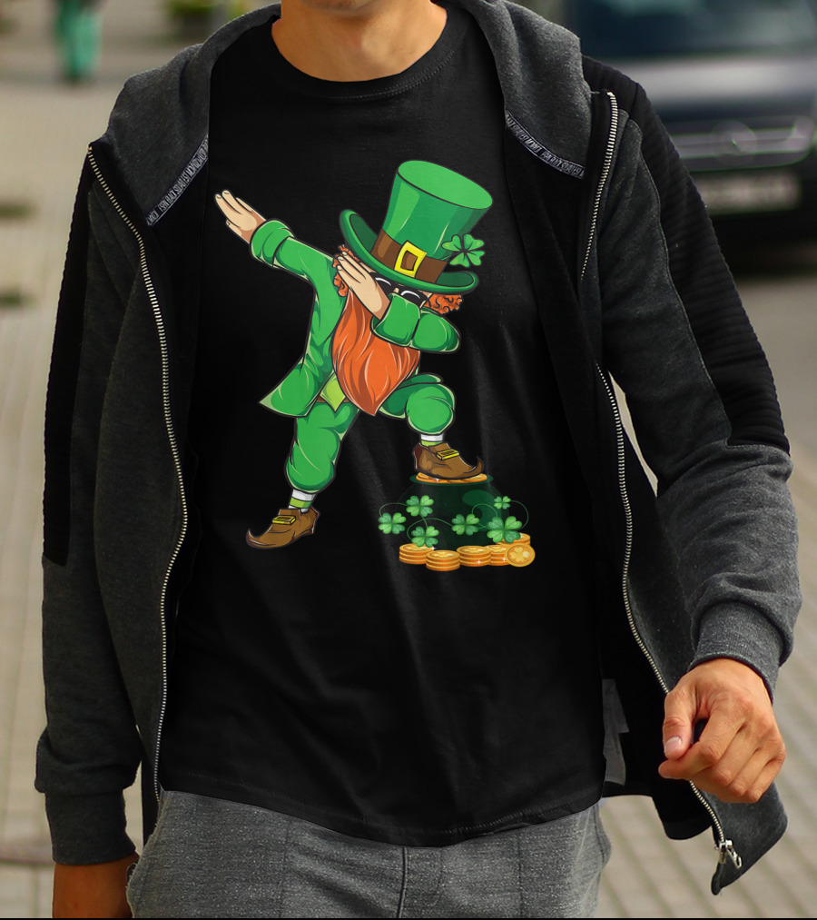 St Patricks Day Dabbing Leprechaun With Shamrocks And Gold Coins T-Shirt